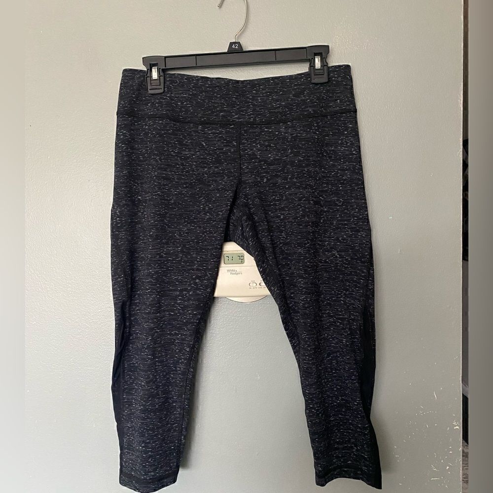 Zella Grey Capri Leggings Sz L